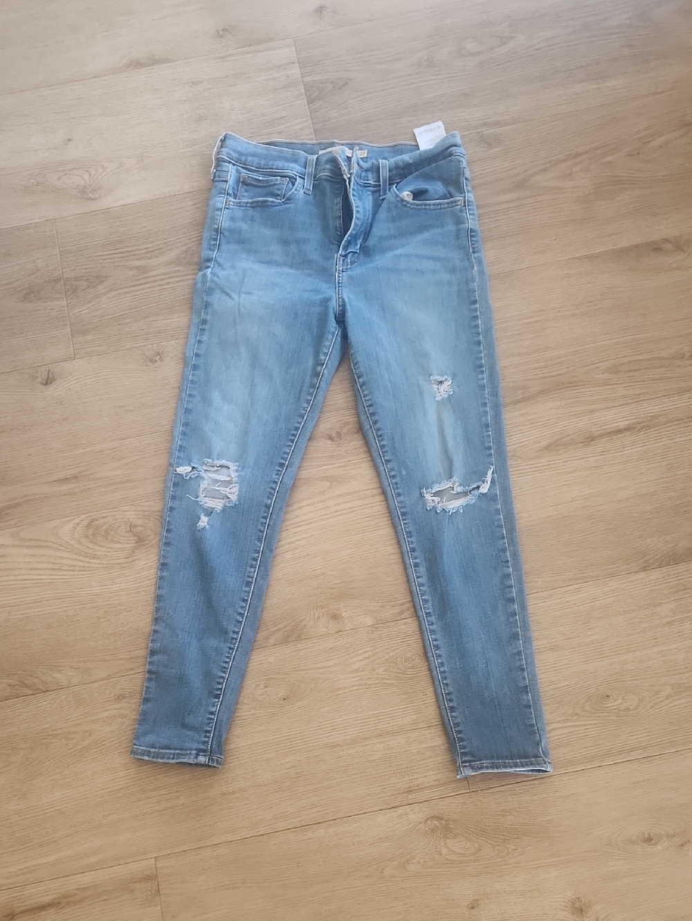 Levis 720 High Rise Super Skinny Jeans